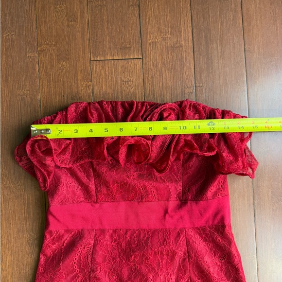 Pearl‎ Scarlet Ruffled Dress - Picture 8 of 12